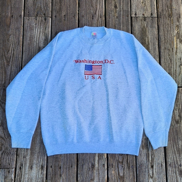 Vintage 90s Washington D.C. Sweatshirt - Picture 2 of 3
